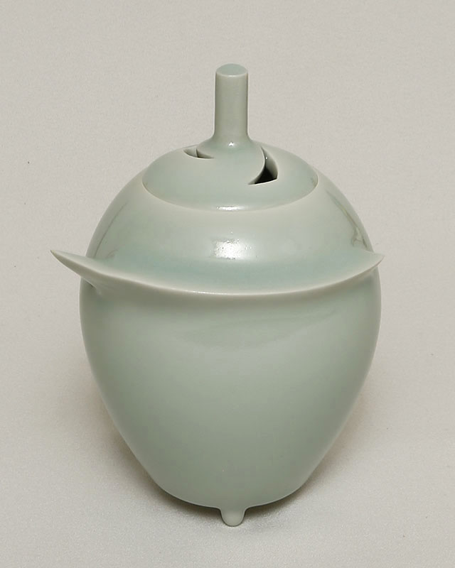 Celadon Incense Burner “Far Away”